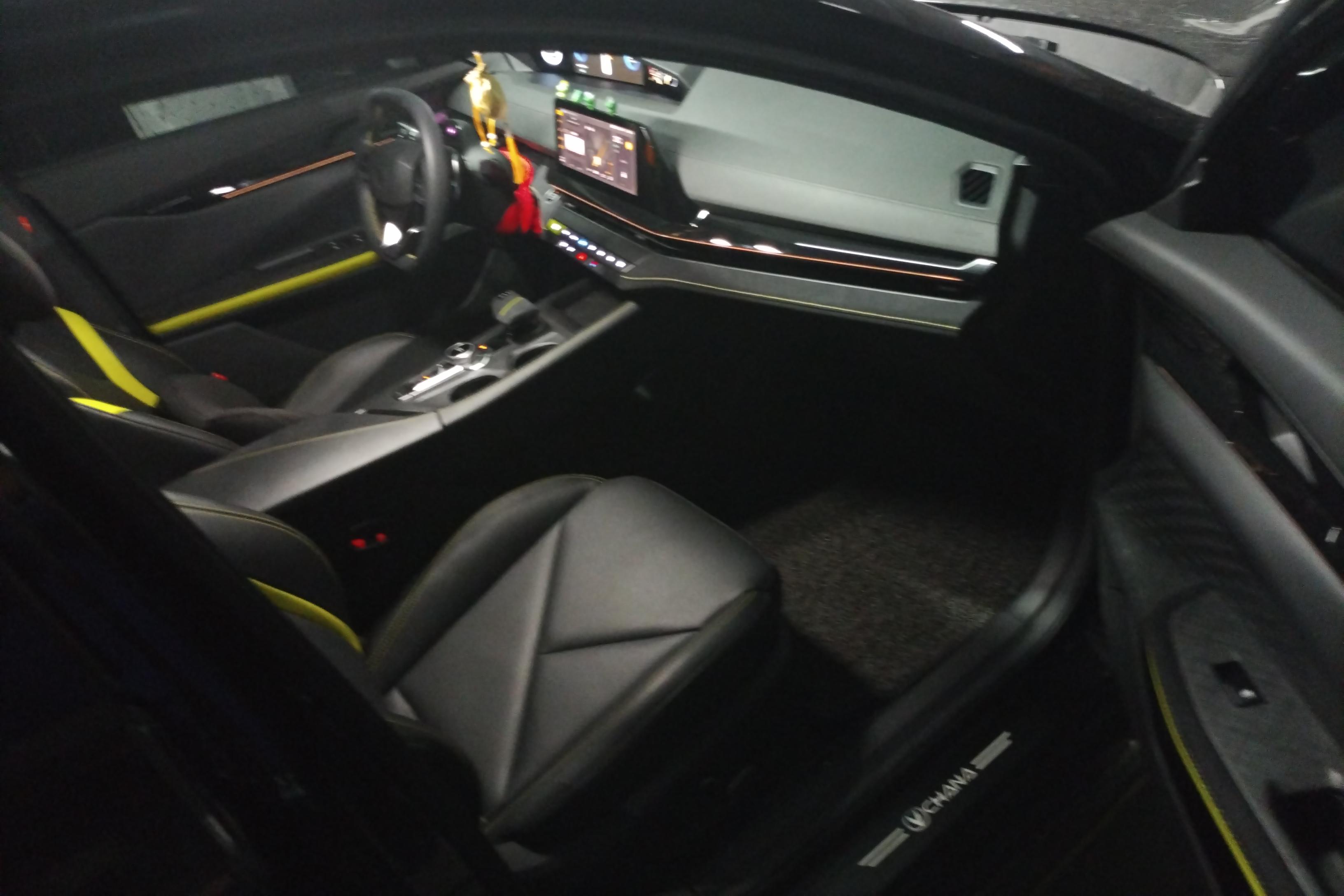 长安UNI-V 2022款 1.5T 自动 运动版 (国Ⅵ) 