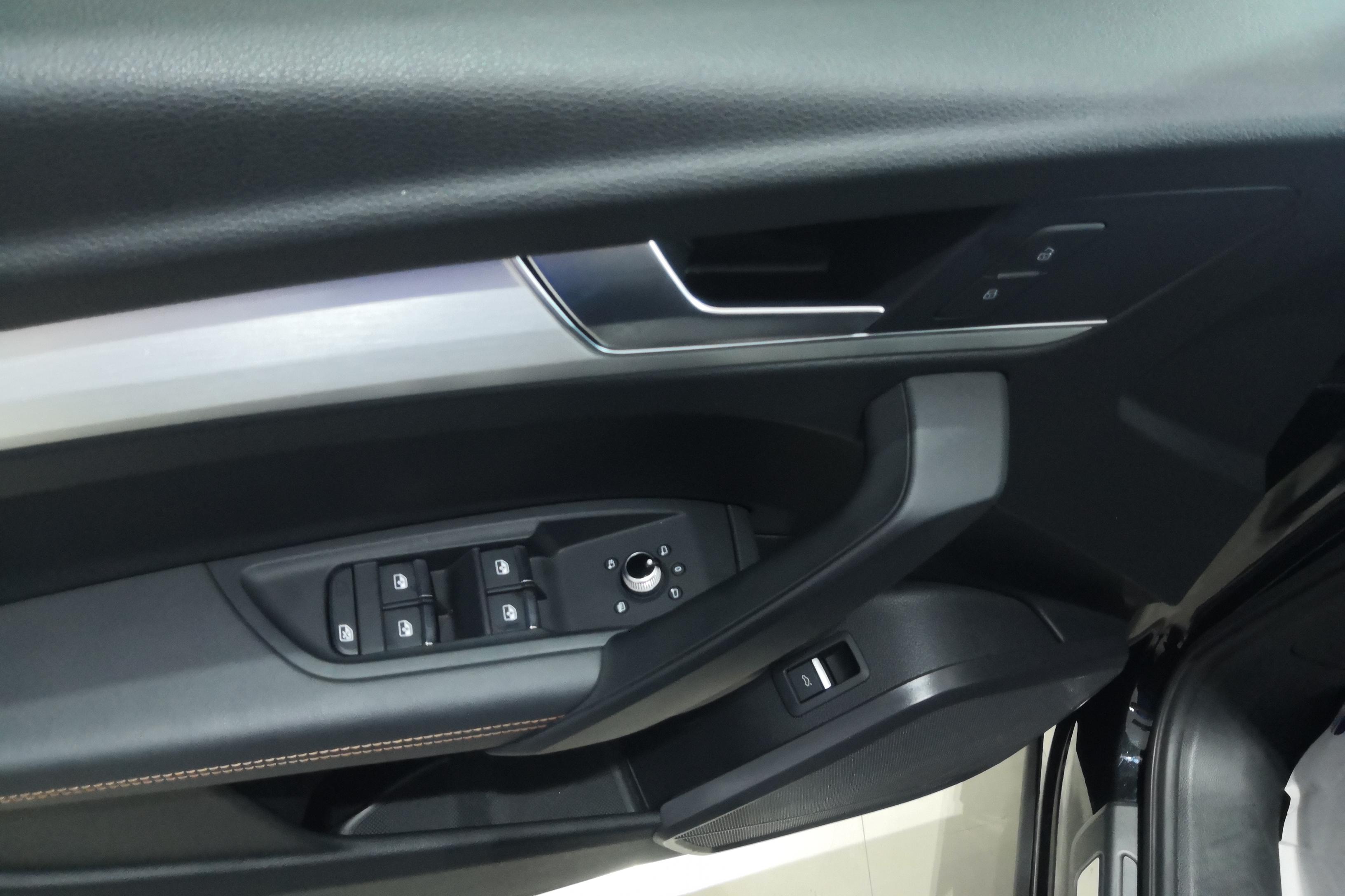 奥迪Q5L 40TFSI 2018款 2.0T 自动 荣享时尚型 (国Ⅵ) 