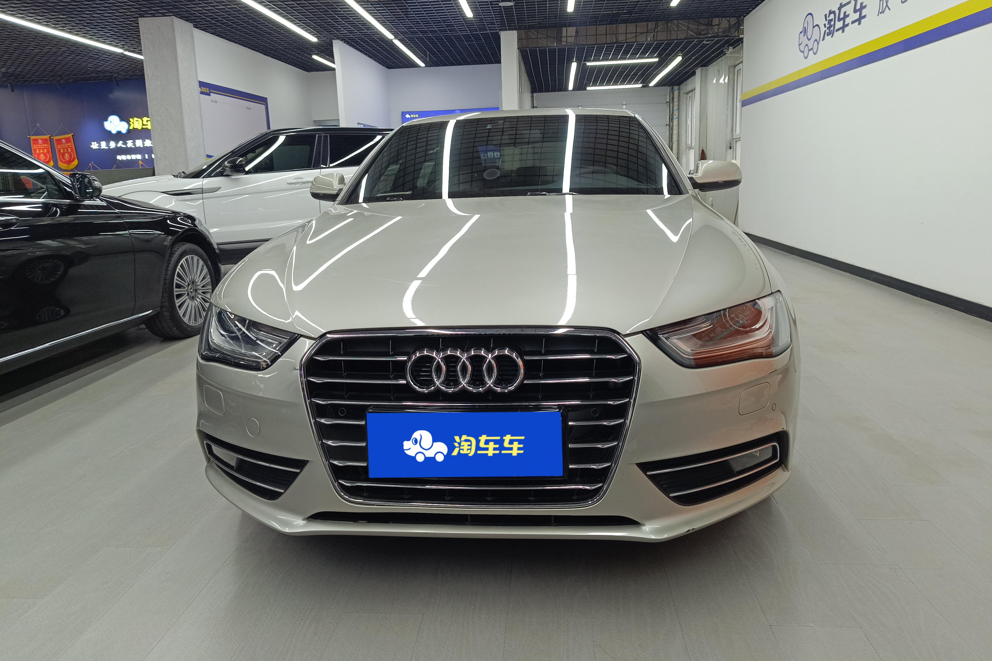 奥迪A4L 2015款 2.0T 自动 舒适型 (国Ⅳ) 
